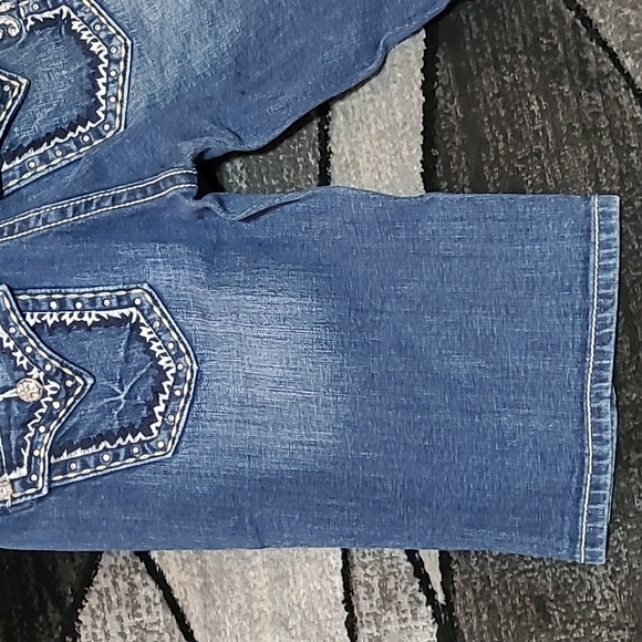 MISS ME EMBROIDERED RHINESTONES EASY BERMUDA DENIM JEAN SHORTS - Picture 10 of 14